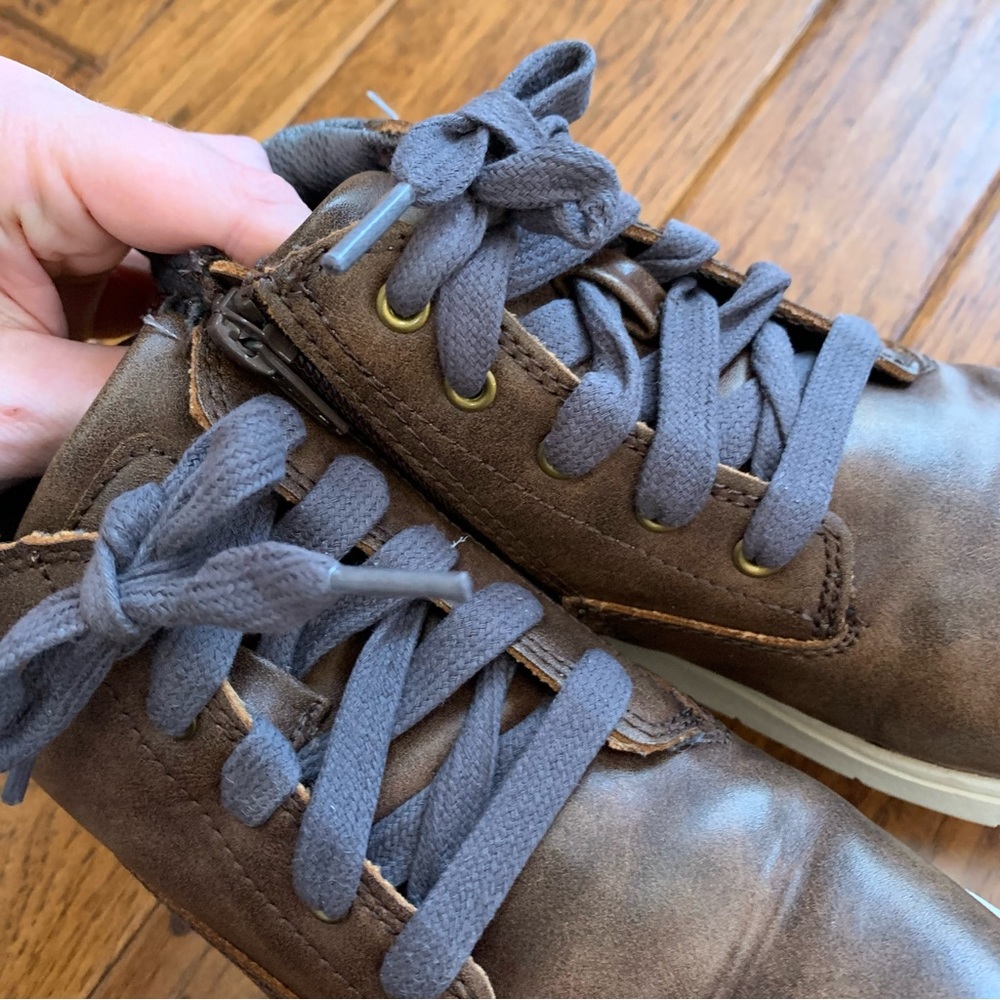 Cat & Jack | Chocolate Brown high top sneakers| Sz 2 - Picture 10 of 13